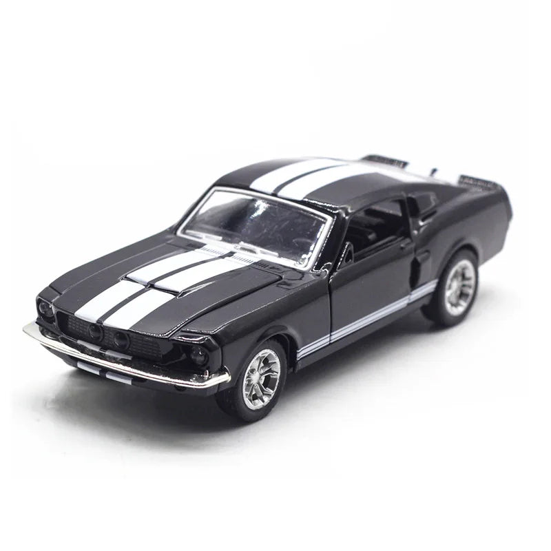 Ford Mustang Classic 1:32 Die-Cast Model Car