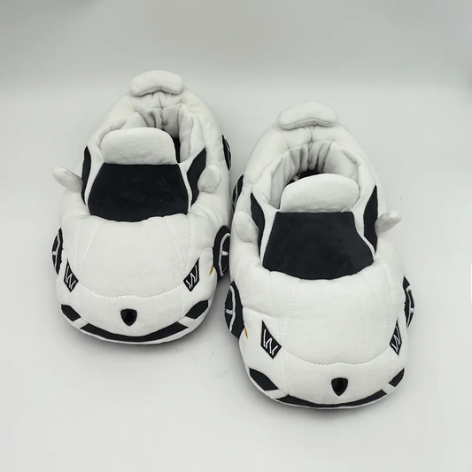 Pantoufles en peluche en forme de voiture de luxe