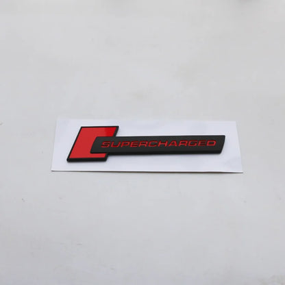 Coffre arrière de voiture avec logo suralimenté 