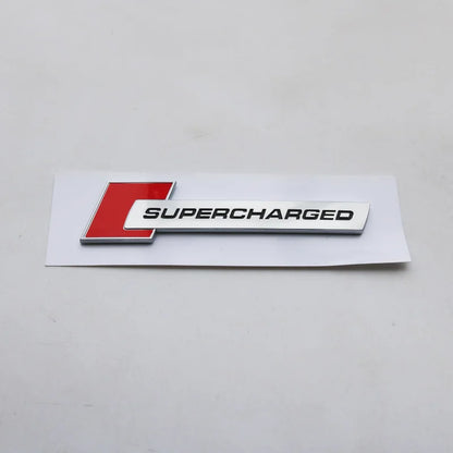 Coffre arrière de voiture avec logo suralimenté 