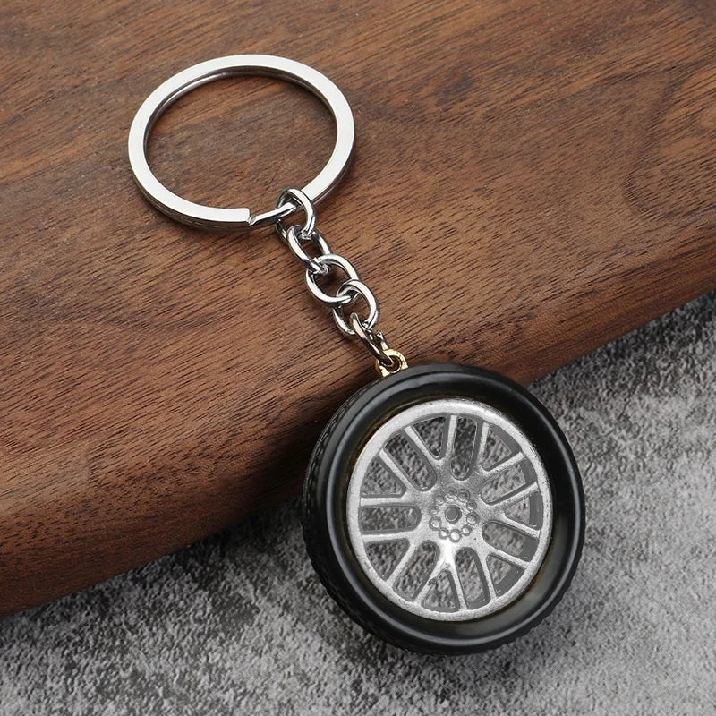 Chaveiro de peças de carros