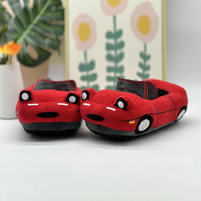 Pantoufles en peluche en forme de voiture rouge 