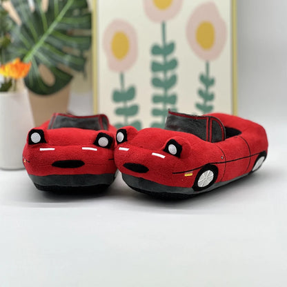 Pantoufles en peluche en forme de voiture rouge 