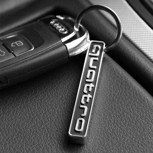 Móc khóa cổ điển Quattro