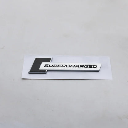 Coffre arrière de voiture avec logo suralimenté 
